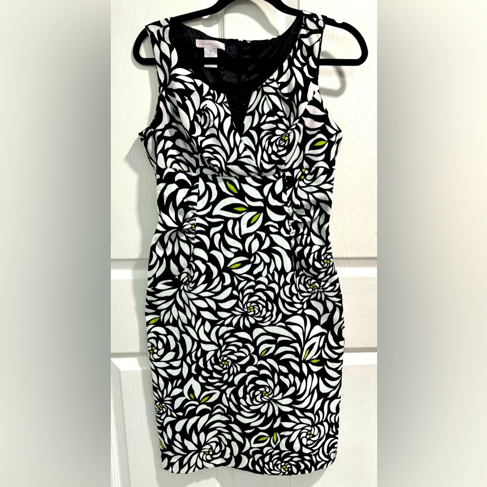 London Times Sleeveless Midi Floral Dress. Crossover Chest, Rugged Waist. Size 8